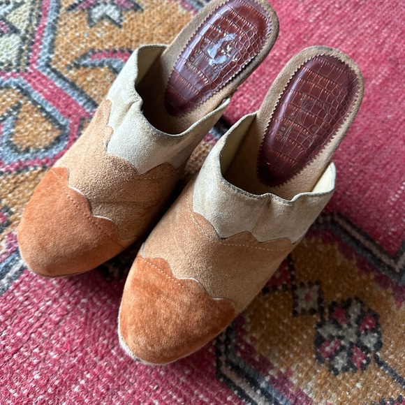 Chinese Laundry Colorblock Suede Heeled Clogs - Picture 2 of 7